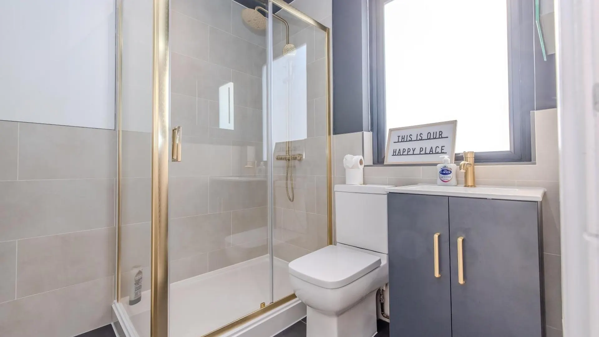 Beachside 1-Bedroom With Balcony Brighton 0*,