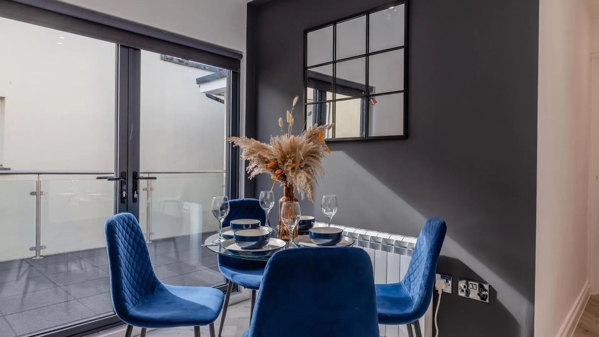 Beachside 1-Bedroom With Balcony Hove 0*,  Regno Unito