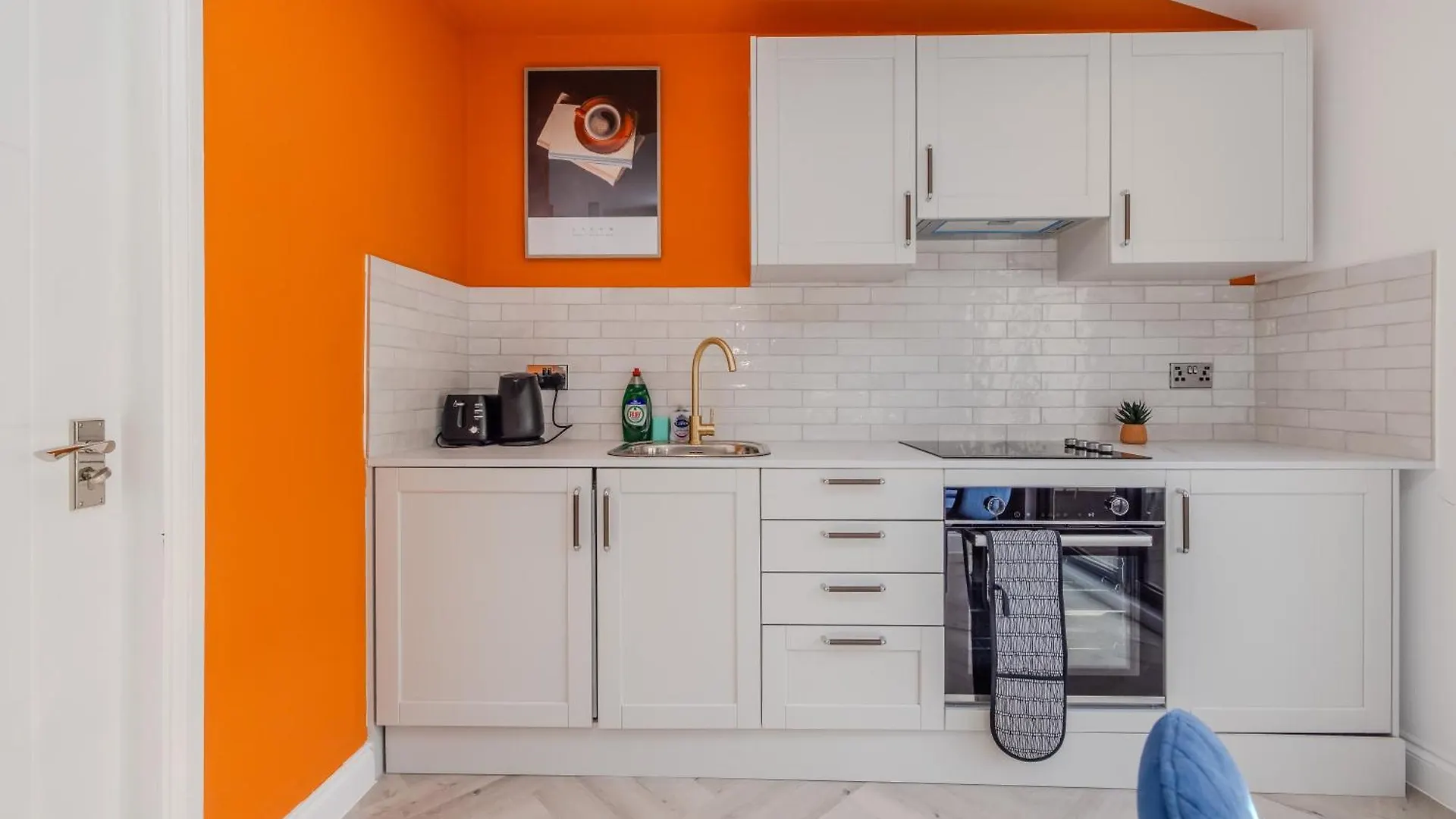 Beachside 1-Bedroom With Balcony Hove Appartamento