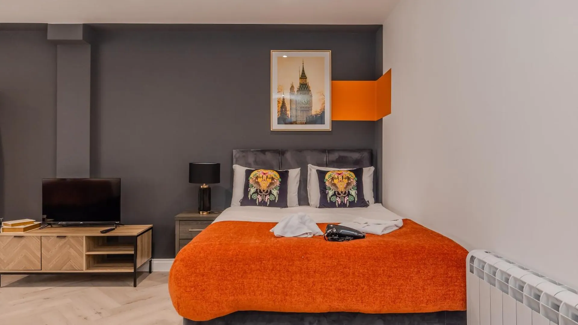 Beachside 1-Bedroom With Balcony Hove
