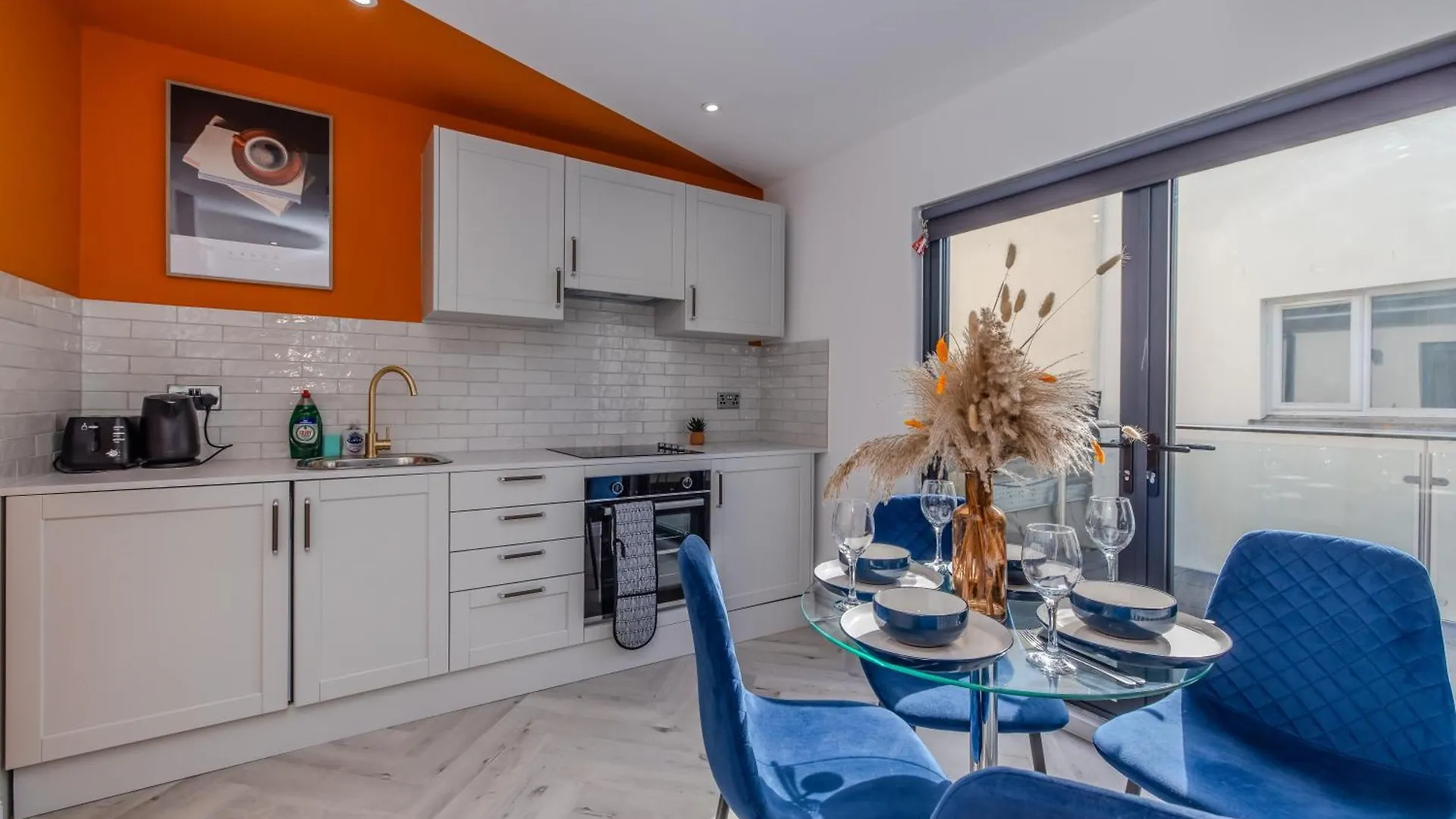 Appartamento Beachside 1-Bedroom With Balcony Hove